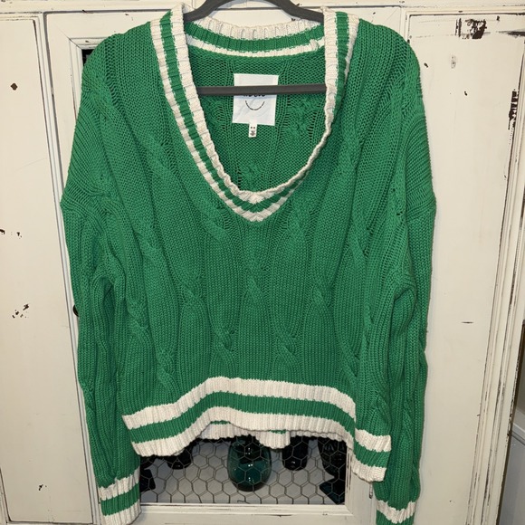 Aerie Size Medium Green Cable Knit V-Neck Sweater - Picture 1 of 4